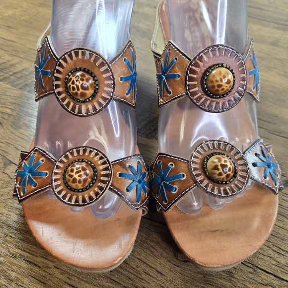 L'Artiste By Spring Step Sesame Wedge Tooled Hand Painted Leather Sandals - Picture 9 of 12